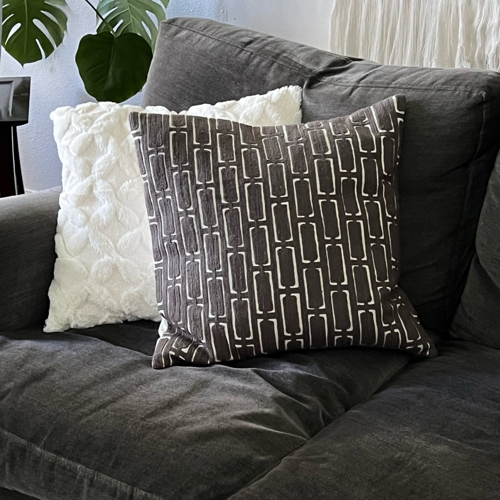 West Elm 20x20 Mid Century Pattern Geo Bracket Gray Pillow Cover